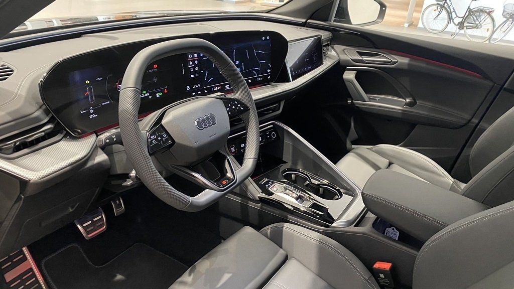 Audi Q5 TDI Quattro S-Line 2025, photo 7/10