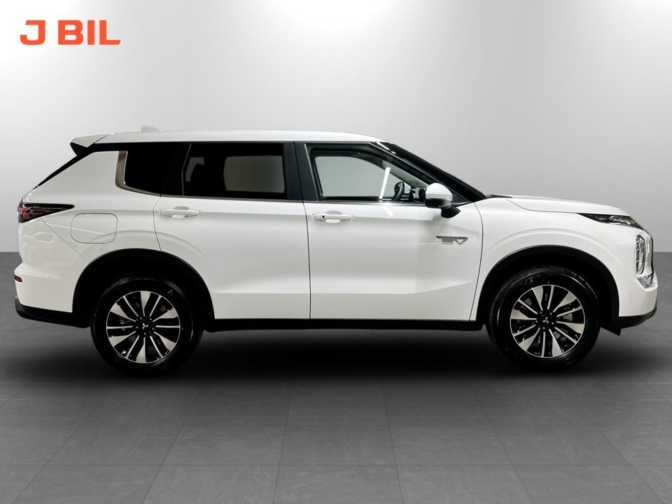 Mitsubishi Outlander Invite PHEV 4WD 2026, bild 2/14