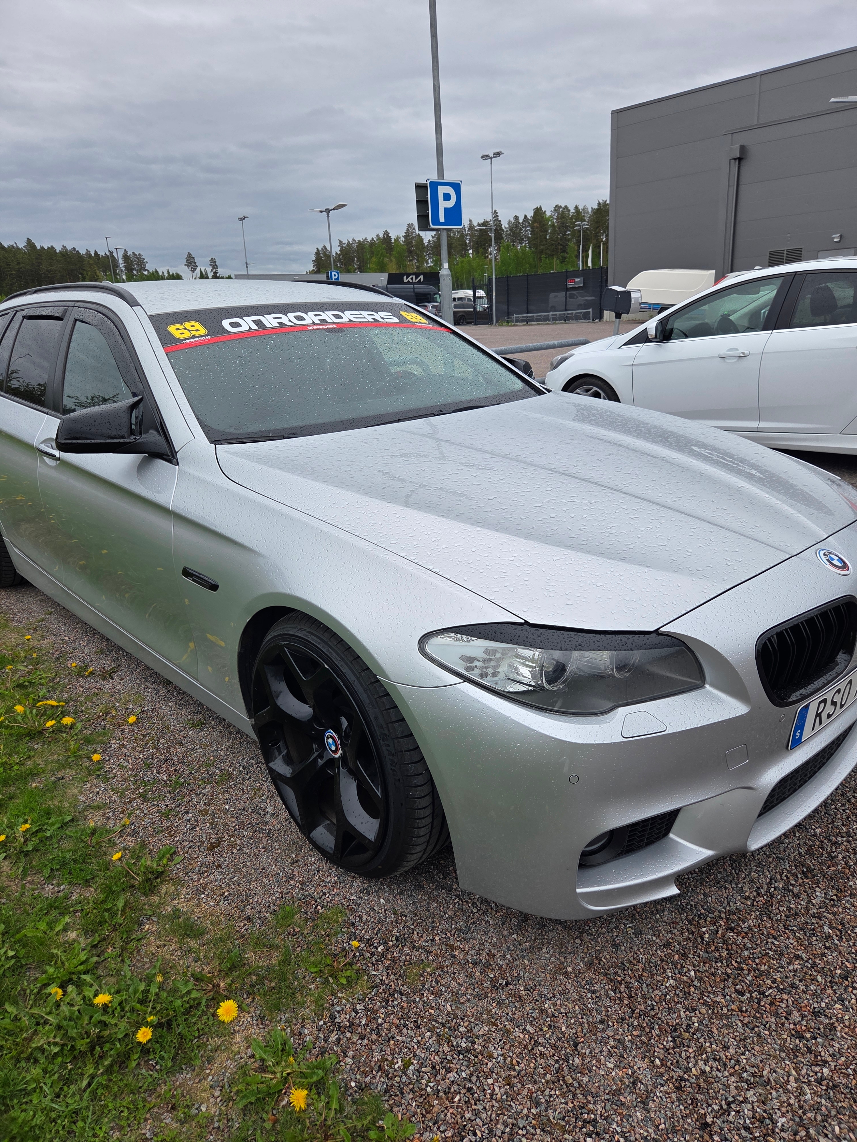 BMW 525 d xDrive Touring Steptronic 2012, bild 2/7