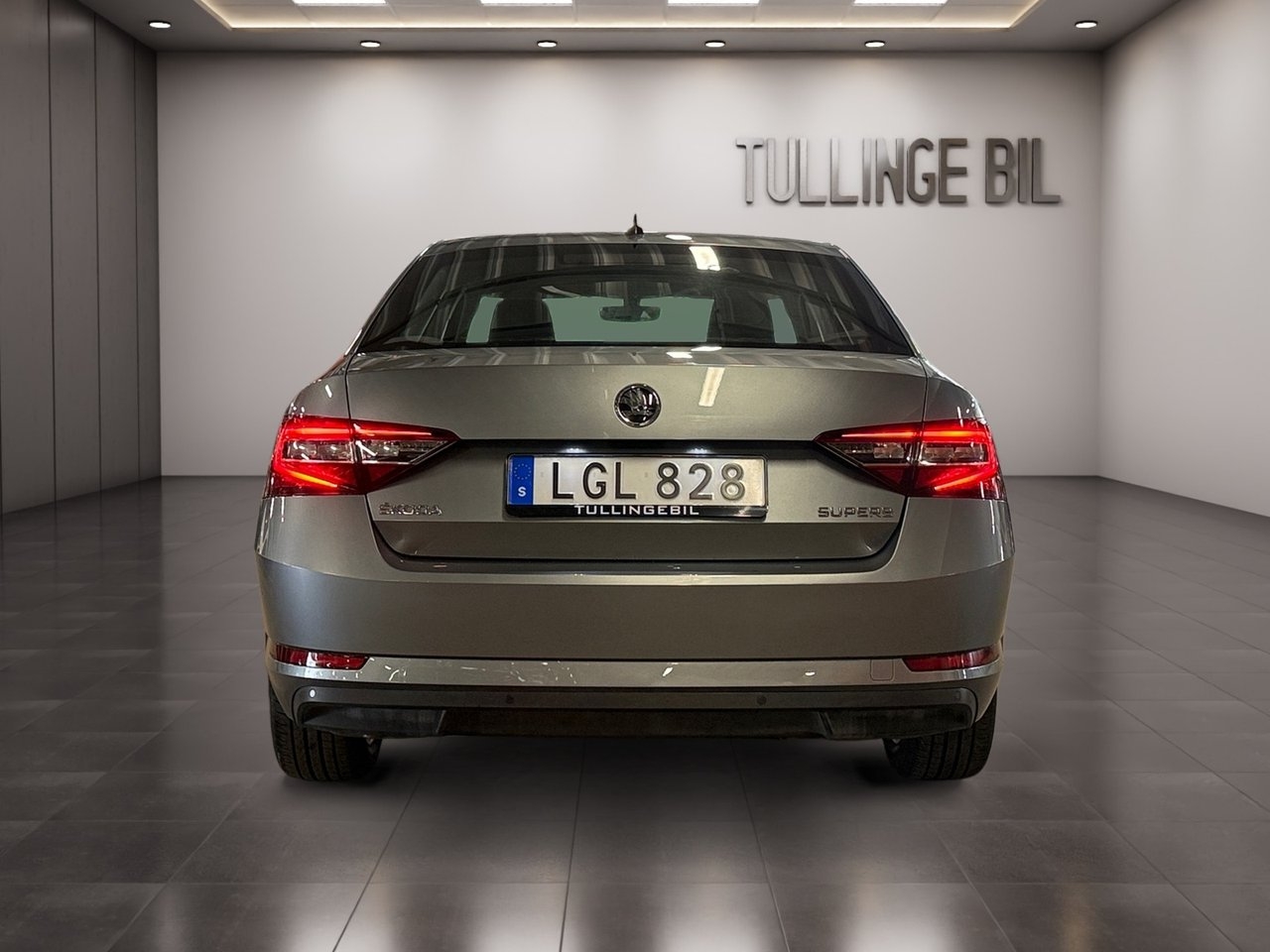 Skoda Superb 2017, bild 4/10