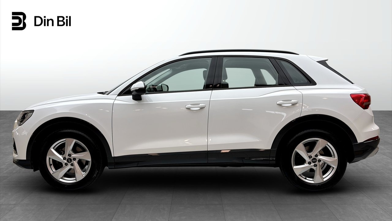 Audi Q3 35 TFSI 150HK Cockpit SONOS 2023, photo 2/16