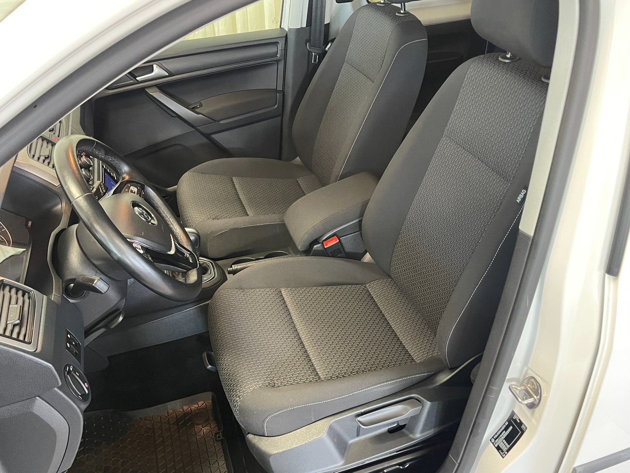 Volkswagen Caddy Maxi 2019, bild 6/10