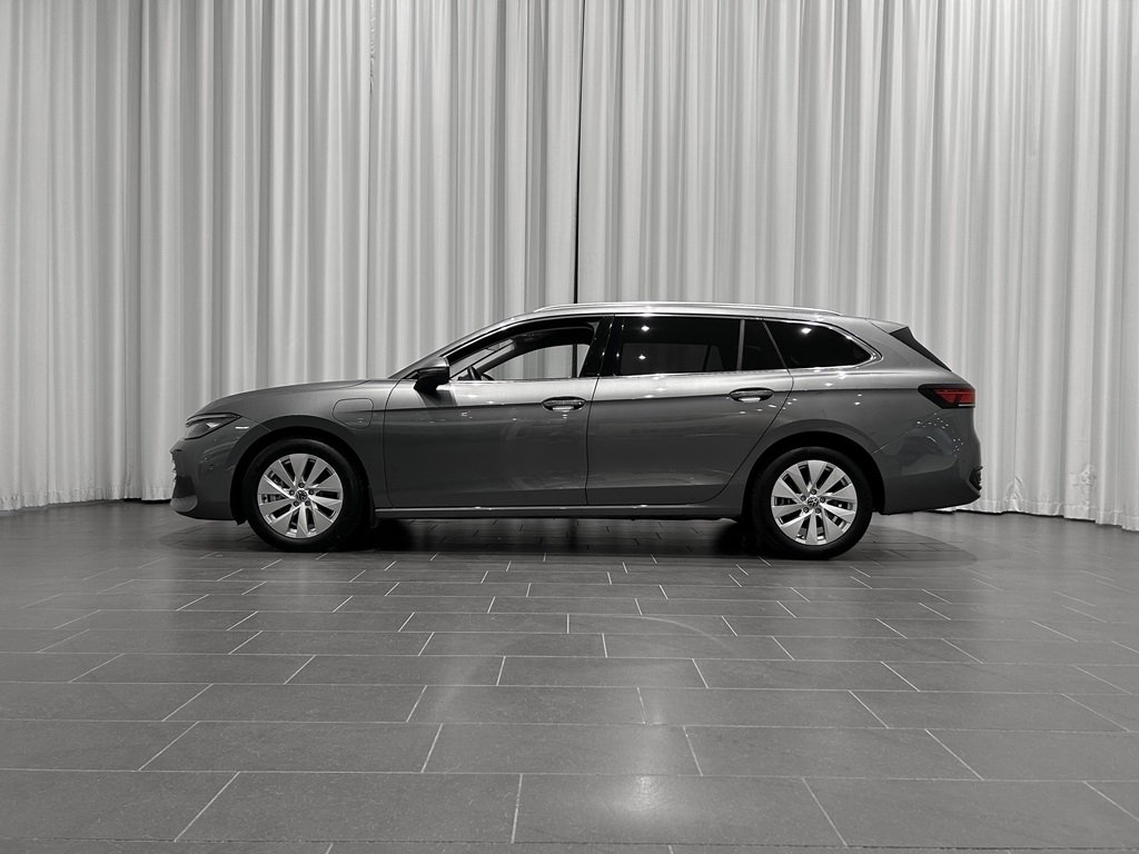 Volkswagen Passat 2025, bild 2/15