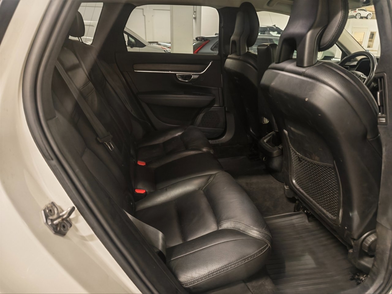Volvo V90 Cross Country 2018, kuva 7/8