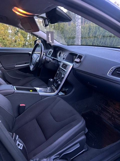 Volvo V60 D5 Geartronic 2012, photo 5/7