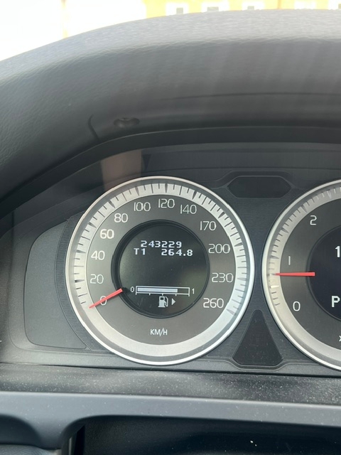 Volvo V60 D5 Geartronic 2012, photo 4/7