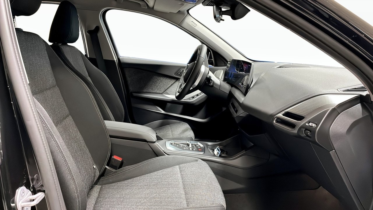 BMW 120 Active 2026, bild 3/9