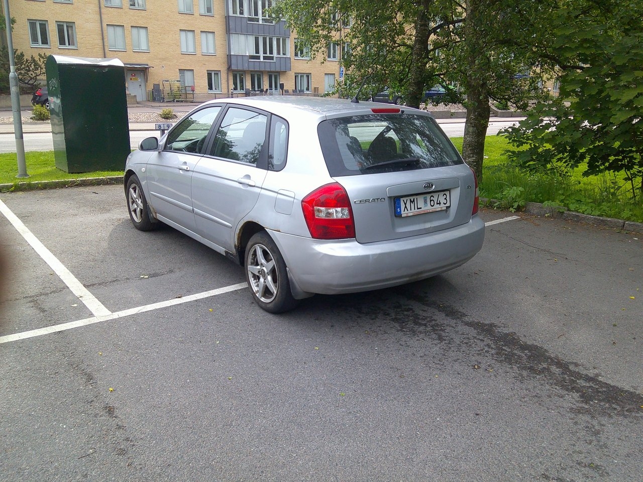 Kia Cerato Halvkombi 1.6i 2006, bild 4/9