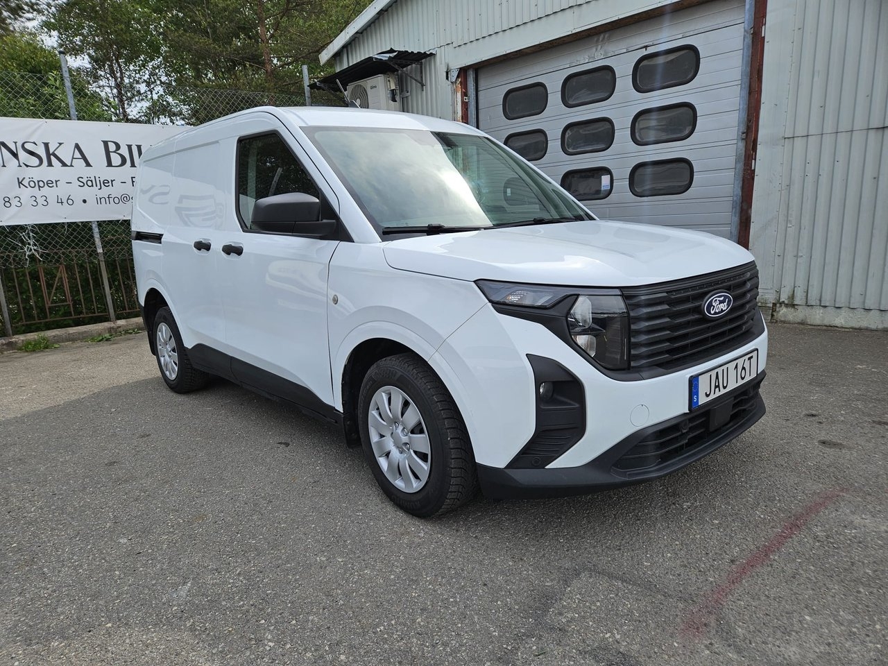 Ford Transit Courier 2025, bild 3/25