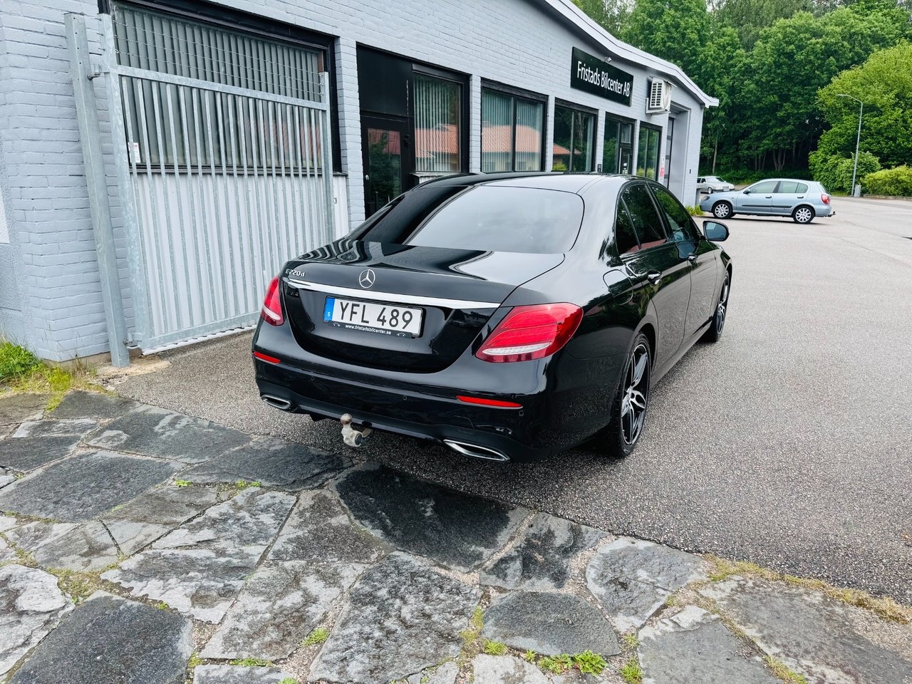 Mercedes-Benz E 220 d 9G-TRONIC AMG LINE 2017, bild 3/10