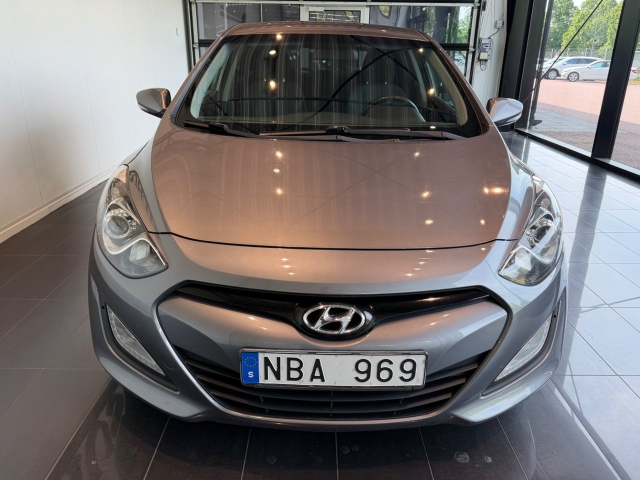 Hyundai i30 5-dörrar 1.6 CRDi Premium 2013, bild 4/8