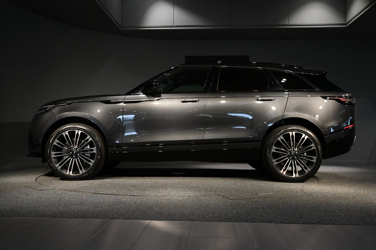 Land Rover Range Rover Velar 2026, photo 2/23