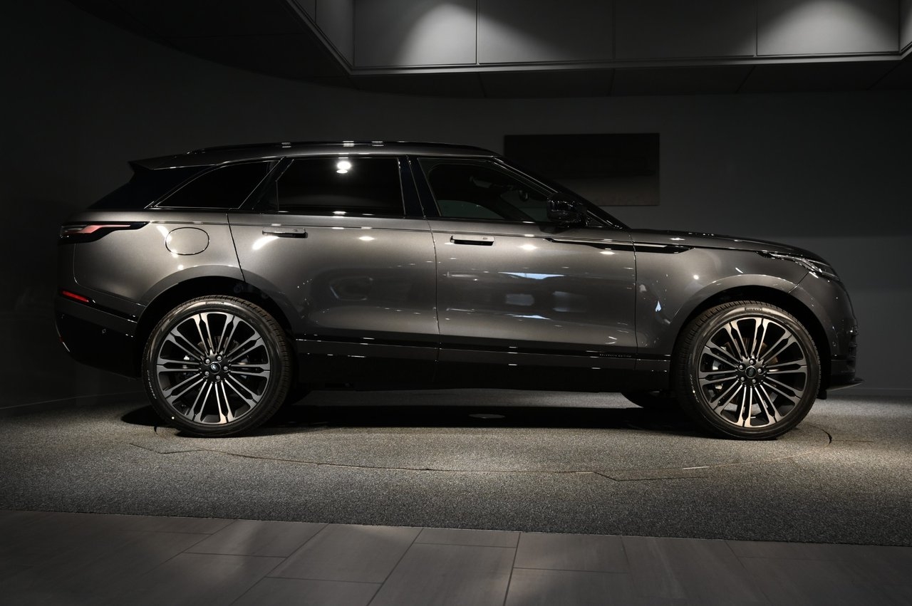 Land Rover Range Rover Velar 2026, photo 6/23