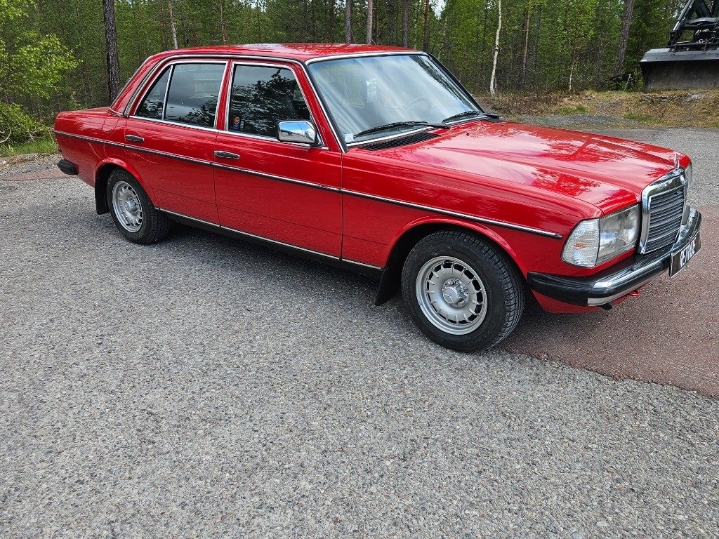 Mercedes-Benz 200 1985, bild 2/5
