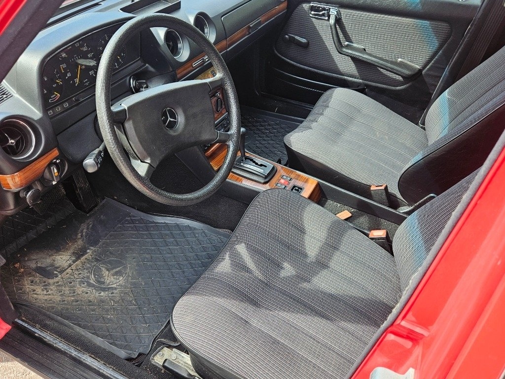 Mercedes-Benz 200 1985, bild 5/5
