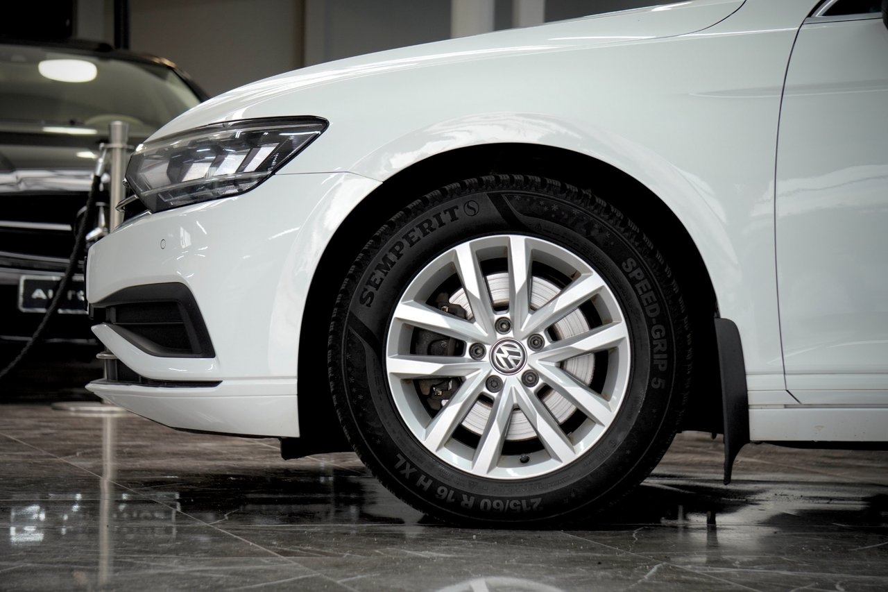Volkswagen Passat 2020, kuva 6/10
