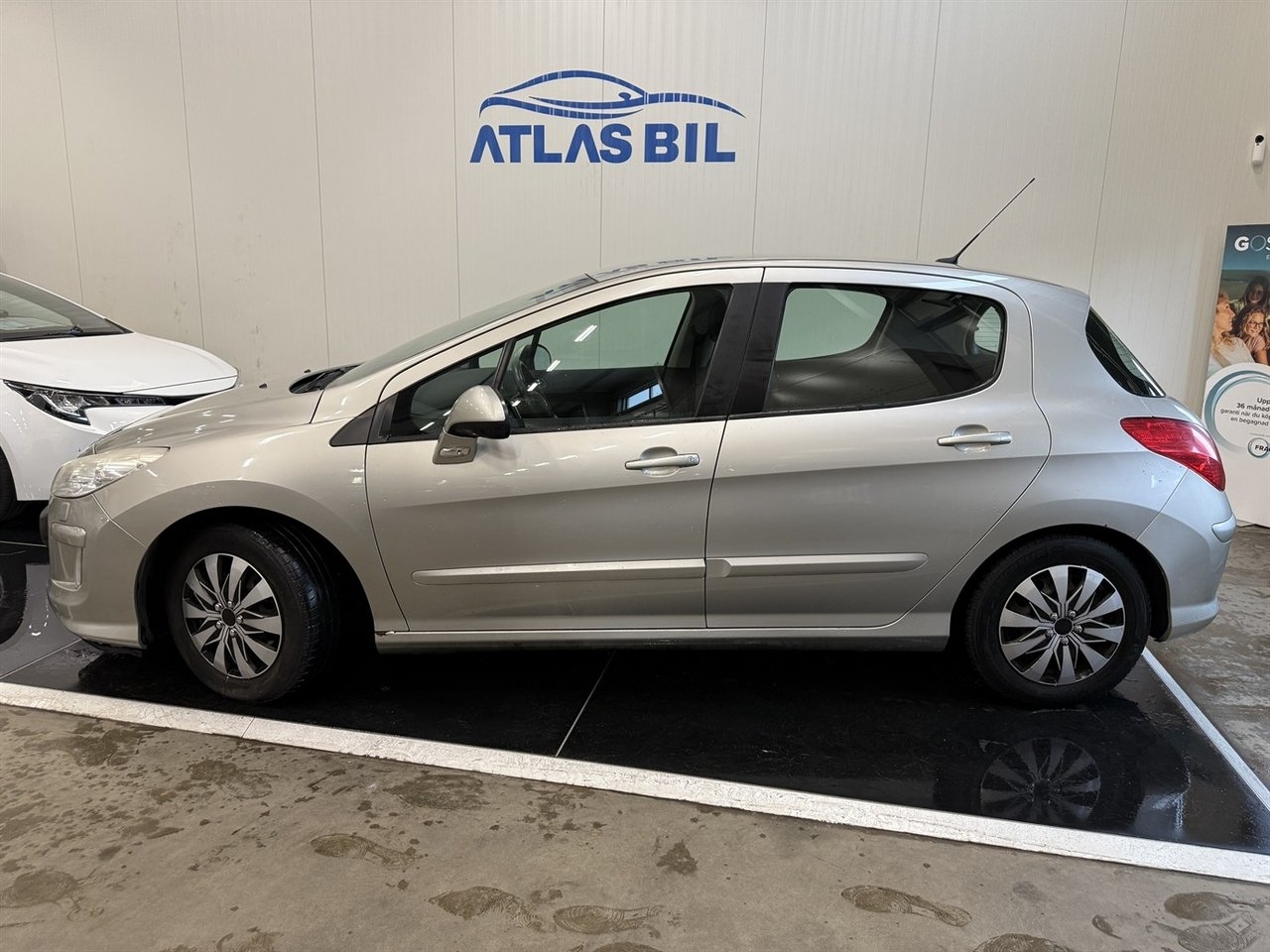 Peugeot 308 2009, bild 2/22