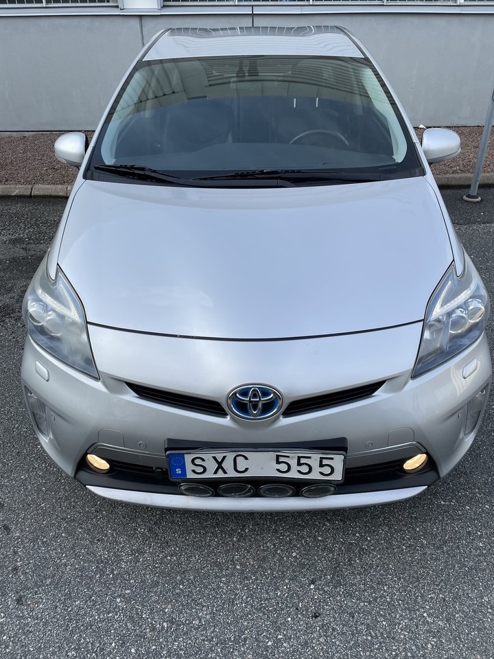 Toyota Prius Plug-in Hybrid 2012, bild 4/10
