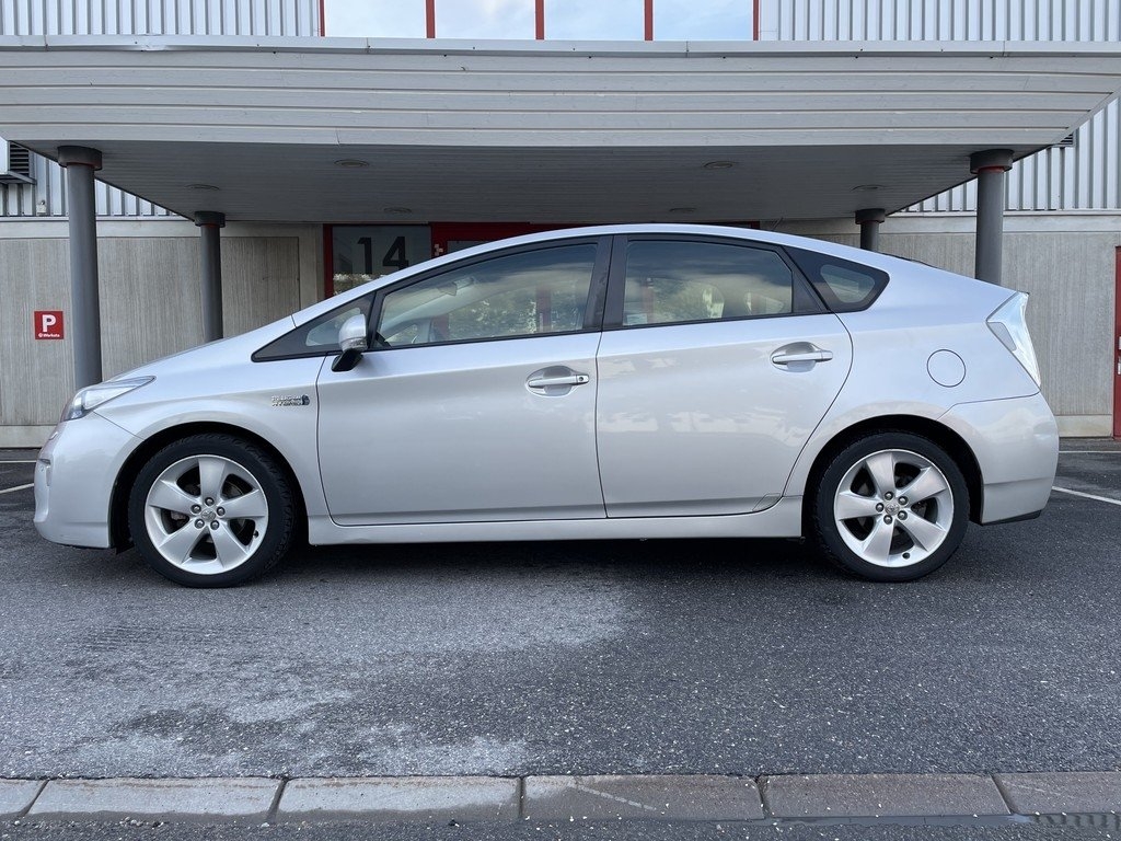 Toyota Prius Plug-in Hybrid 2012, bild 3/10
