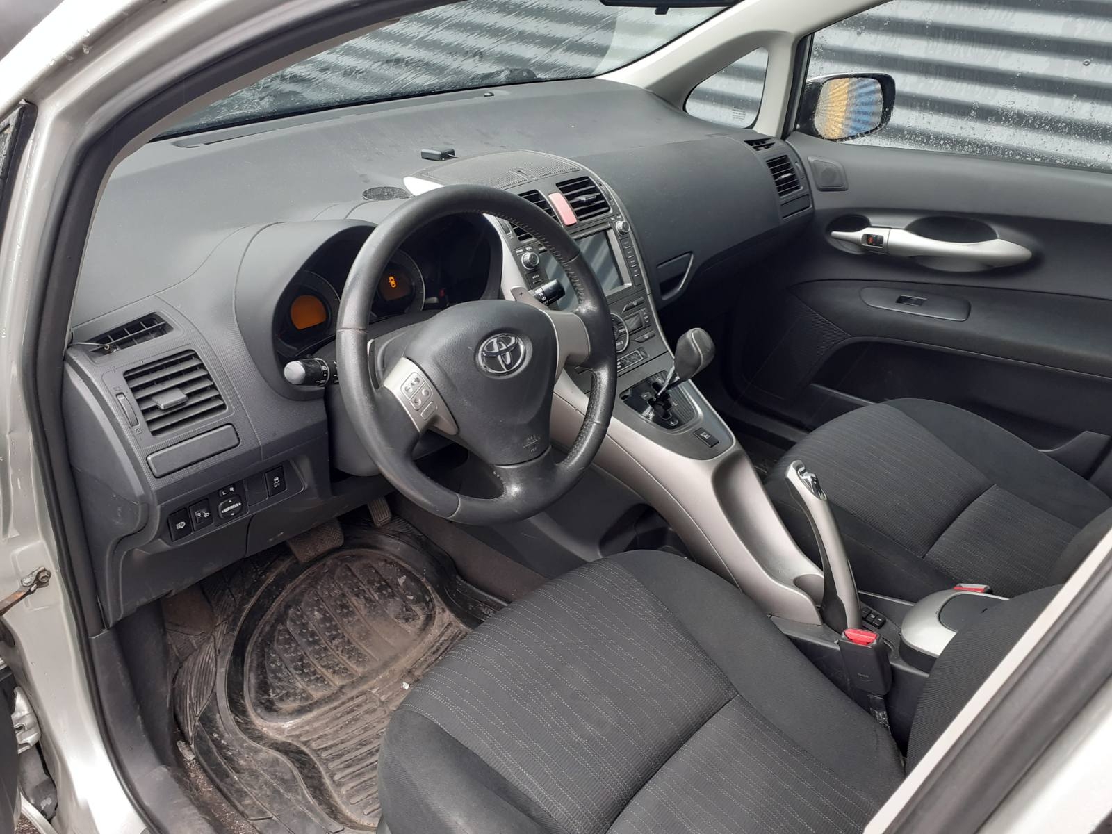 Toyota Auris 2008, bild 5/5