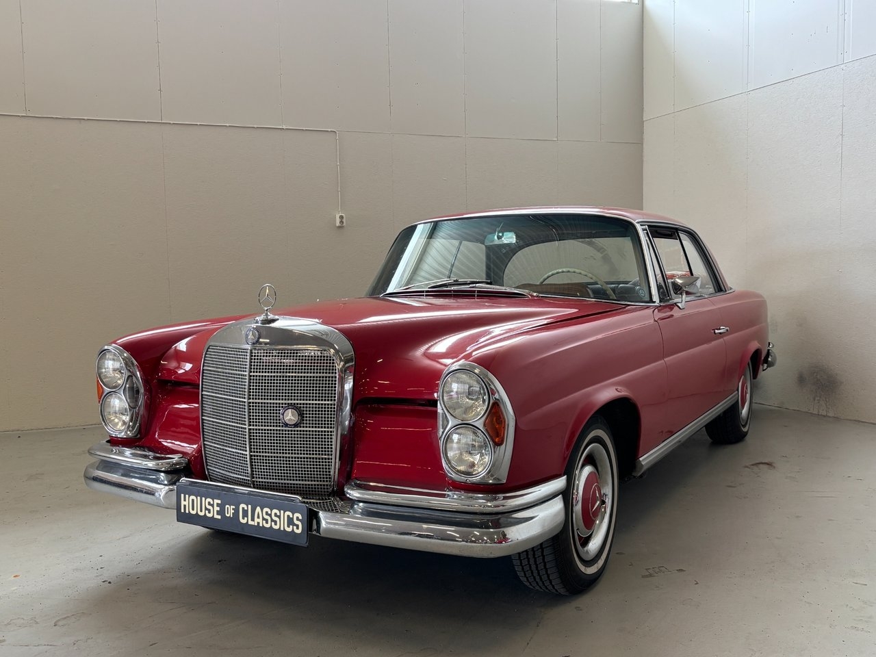 Mercedes-Benz W111