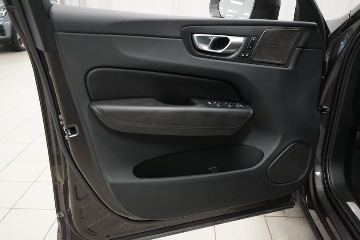 Volvo XC60 Recharge T8 Ultimate Bright 2024, bild 6/10