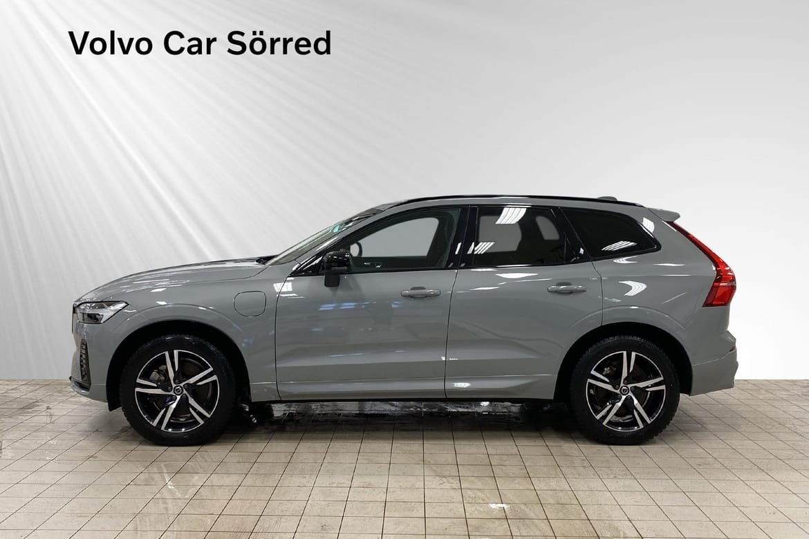 Volvo XC60 T6 Plus Dark Edition 2025, photo 3/10