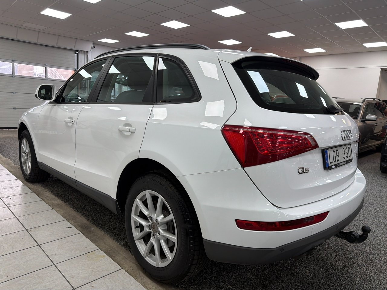 Audi Q5 2.0 TDI quattro S Tronic Design 2011, bild 3/10