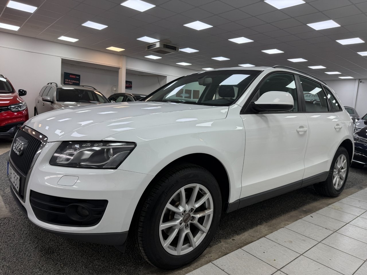 Audi Q5 2.0 TDI quattro S Tronic Design 2011, bild 2/10