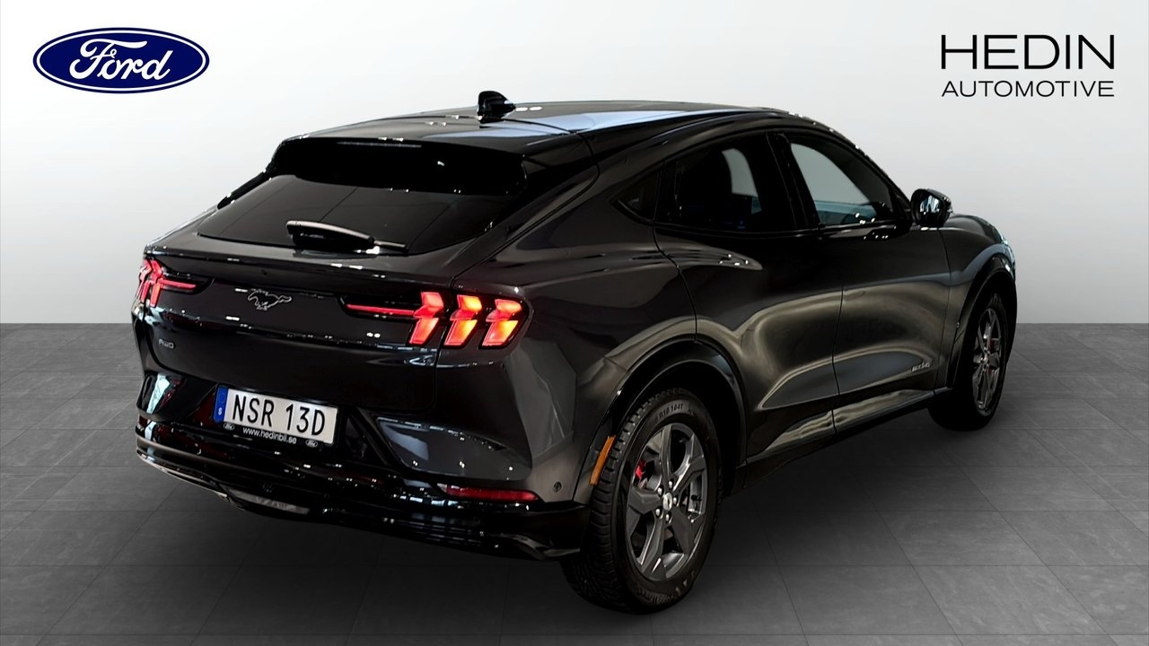 Ford Mustang Mach-E 2021, bild 2/9