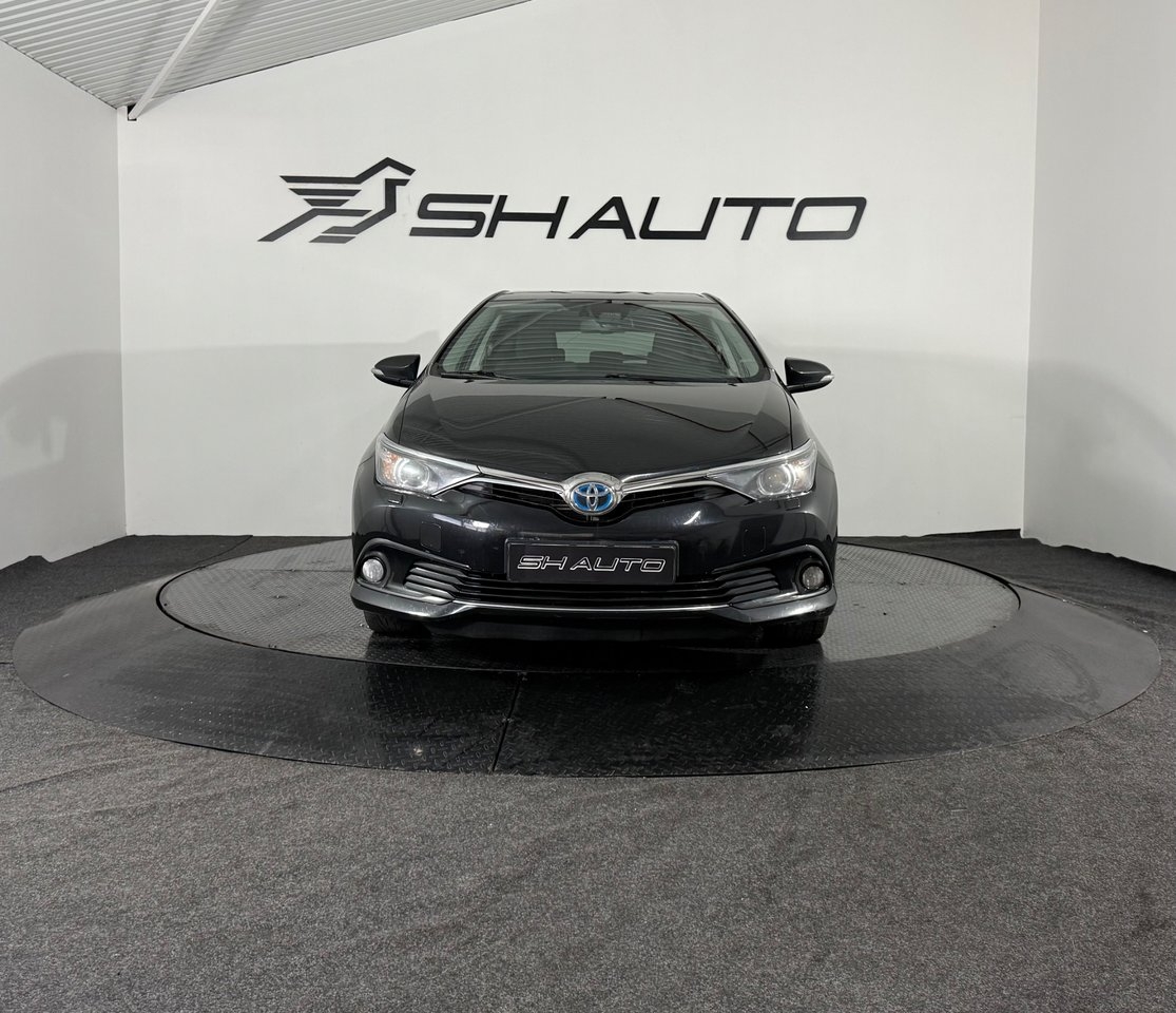 Toyota Auris Hybrid e-CVT Active Plus 2015, kuva 2/10