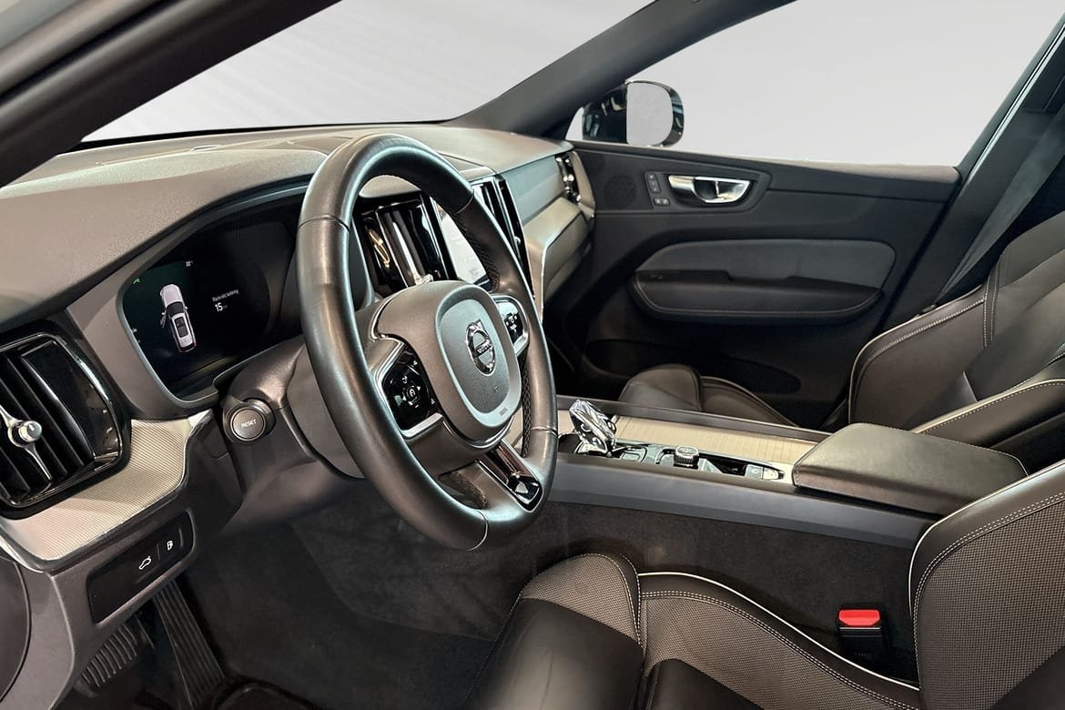 Volvo XC60 T6 Plus Dark Edition 2025, bild 7/10
