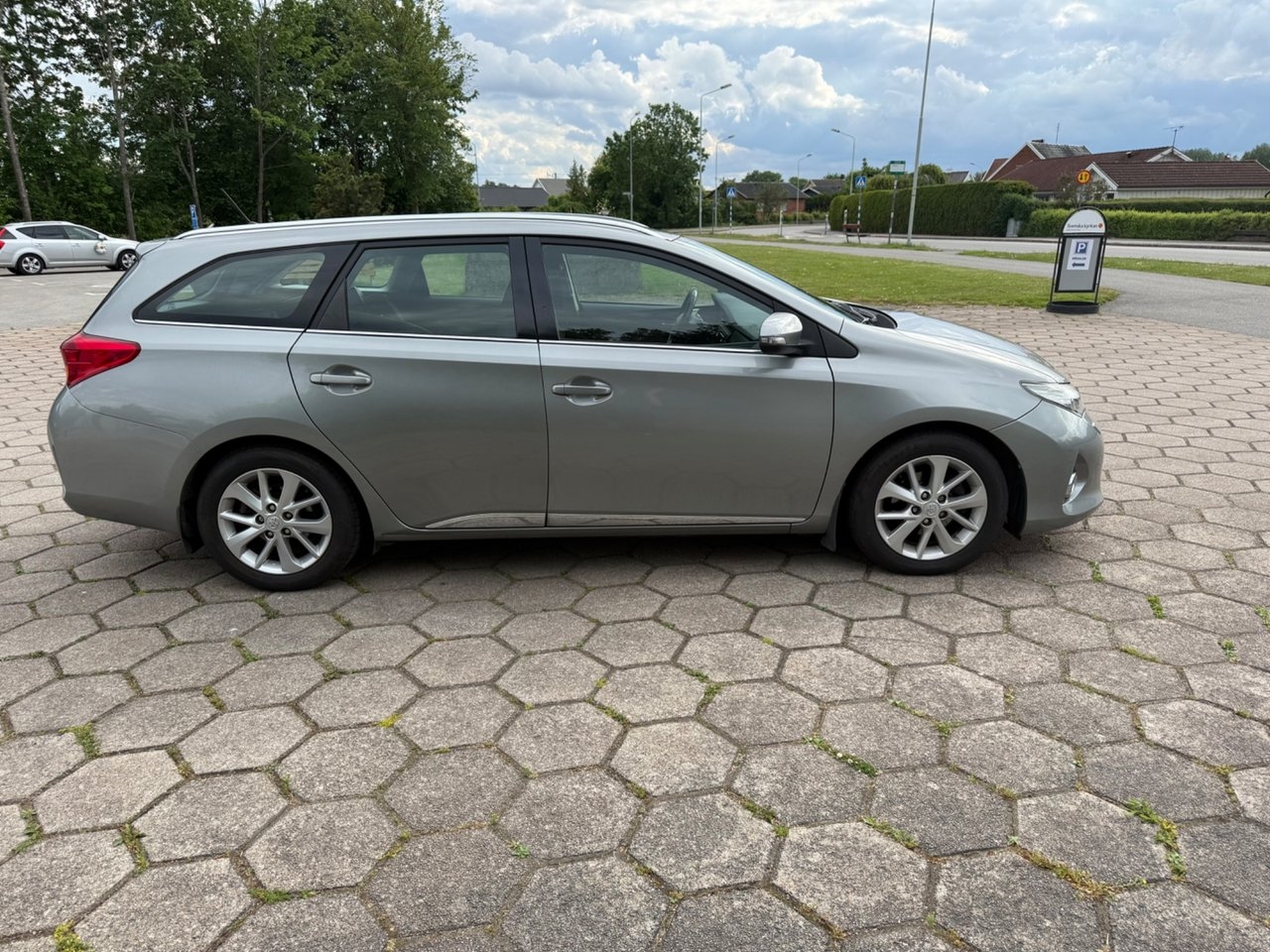 Toyota Auris 2014, bild 6/10