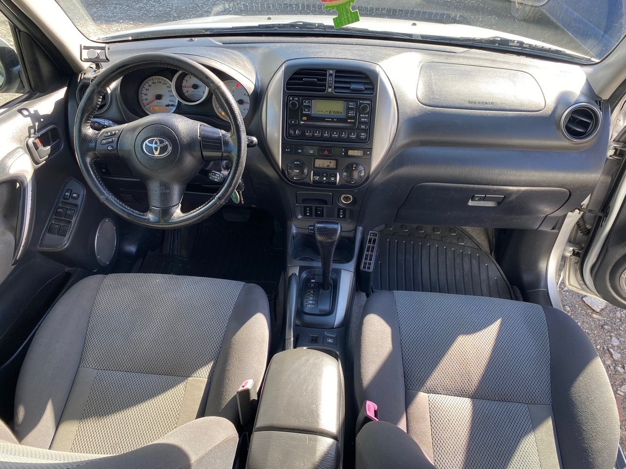 Toyota RAV4 5-dörrar 2.0 VVT-i 4x4 2003, bild 2/10