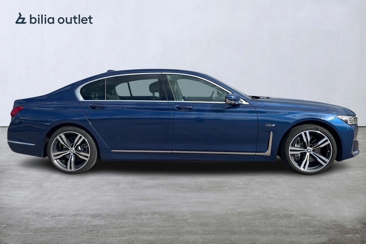 BMW 745 2022, photo 7/10