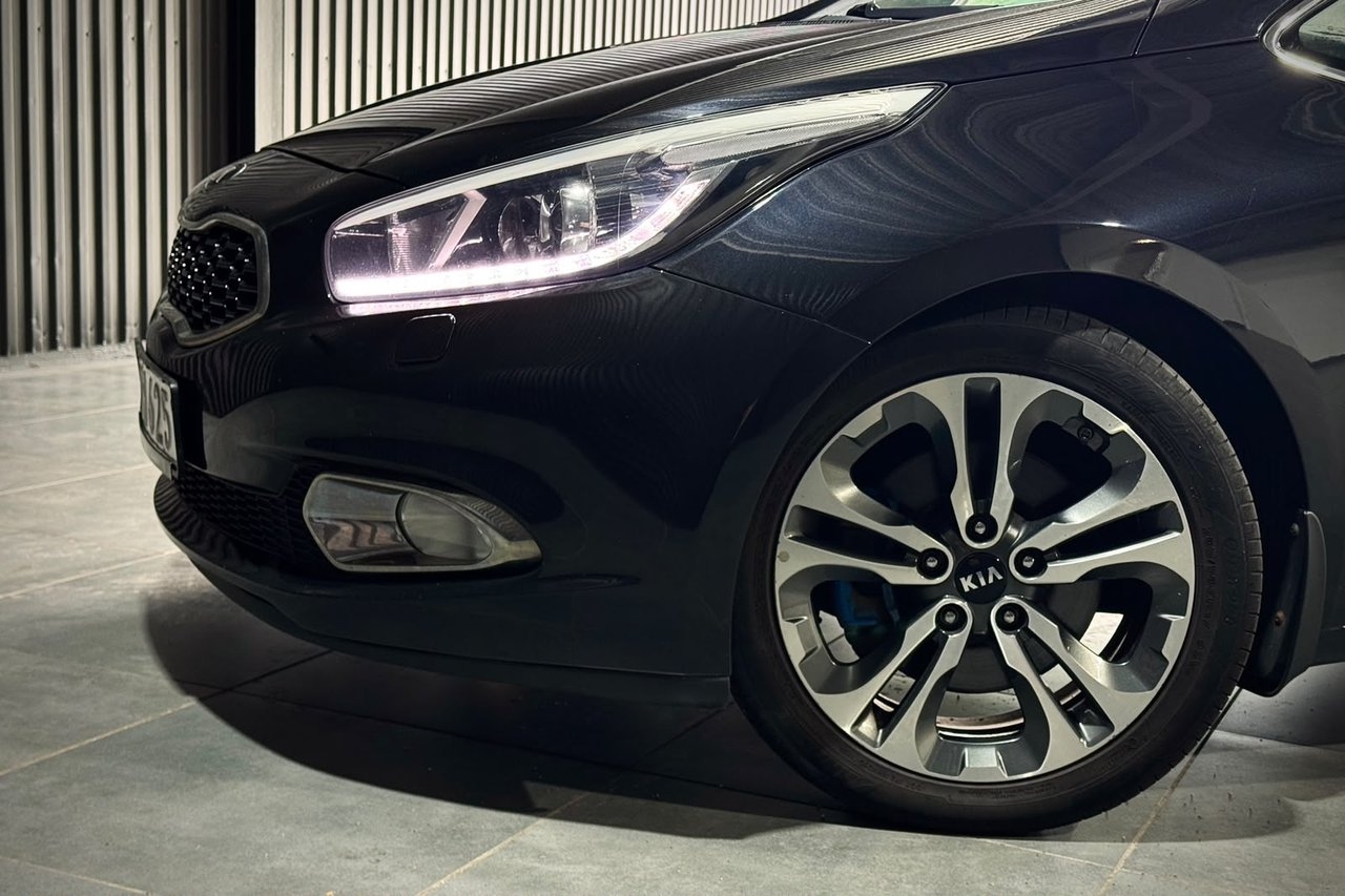 Kia Ceed cee'd_sw 1.6 CRDi EX 2015, bild 7/21