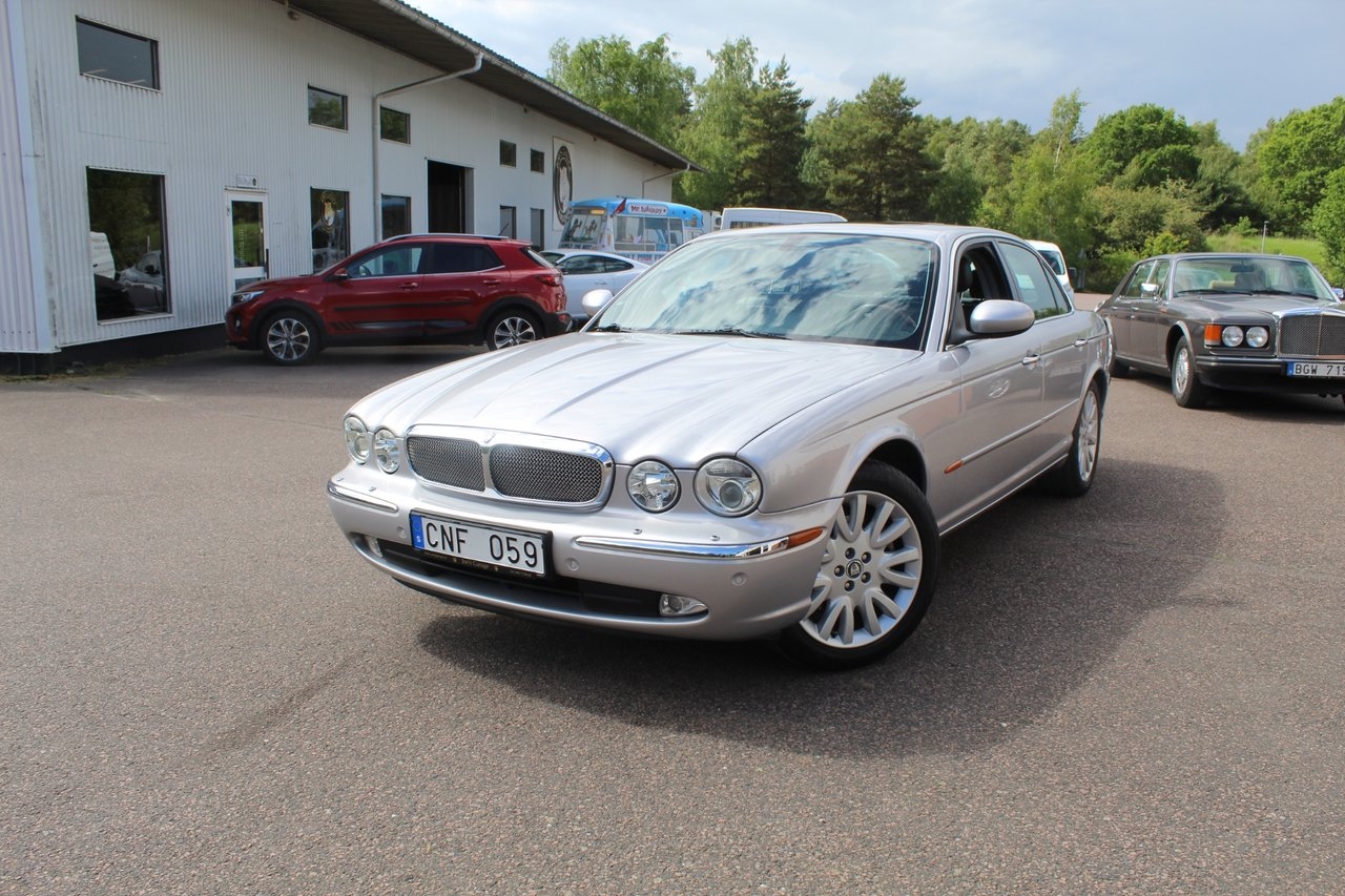 Jaguar XJ