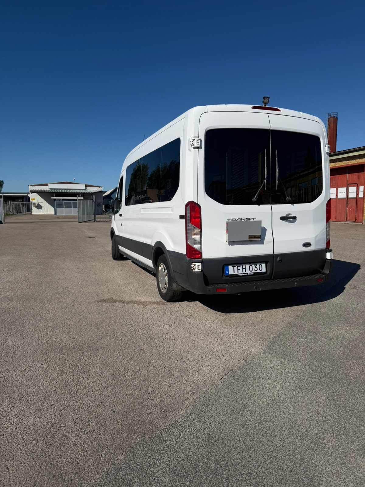 Ford Transit 350 Kombi 2.0 TDCi Manuell 2018, bild 4/6
