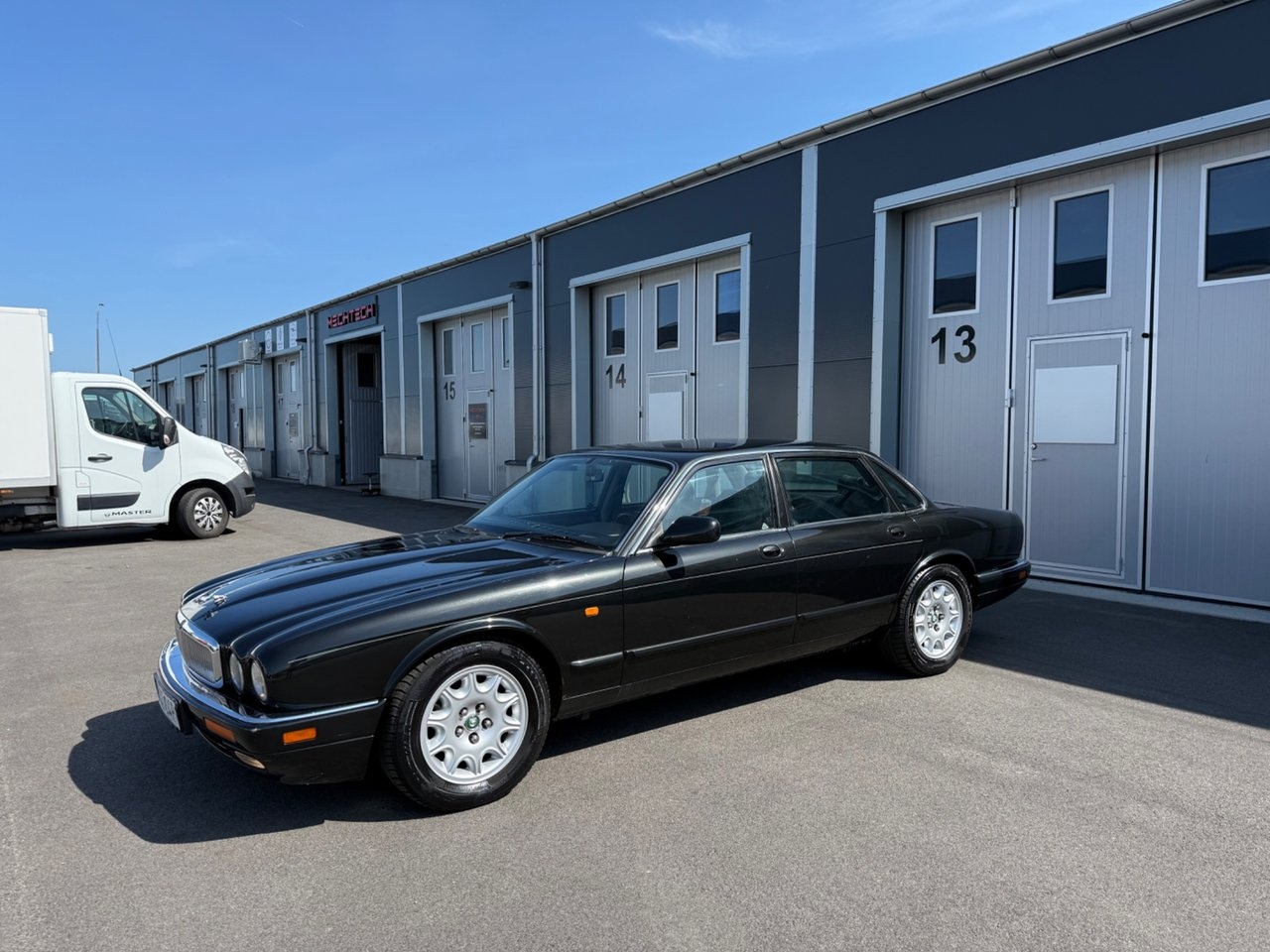 Jaguar XJ