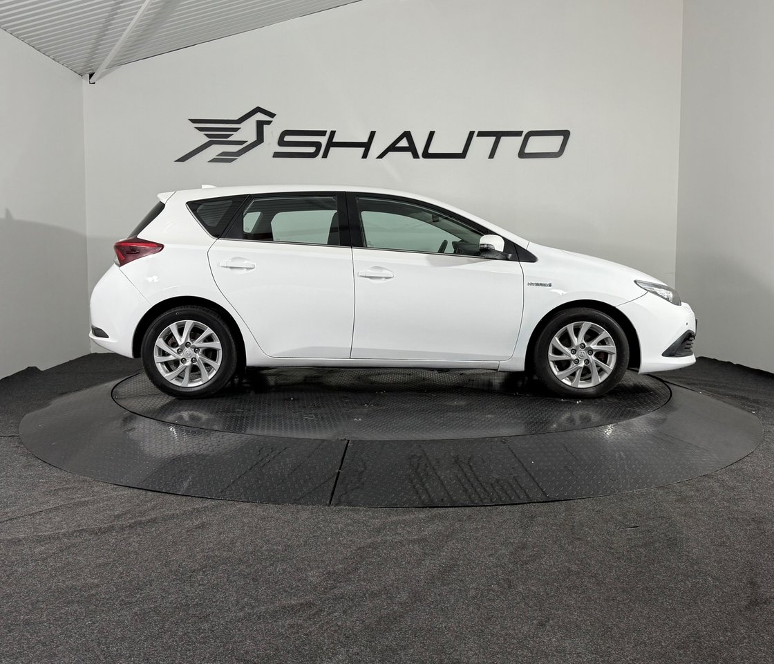 Toyota Auris Hybrid e-CVT Active 2016, bild 4/15