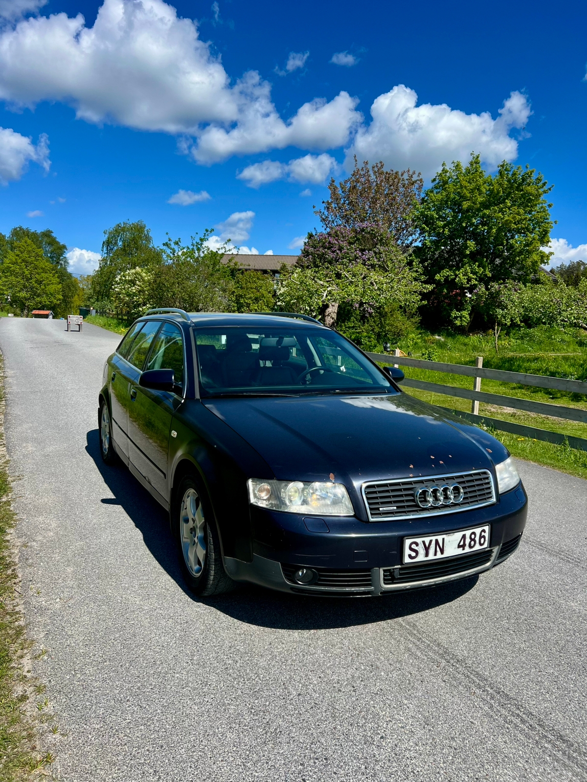 Audi A4 Avant 2.5 TDI V6 quattro Manuell 2002, kuva 2/6