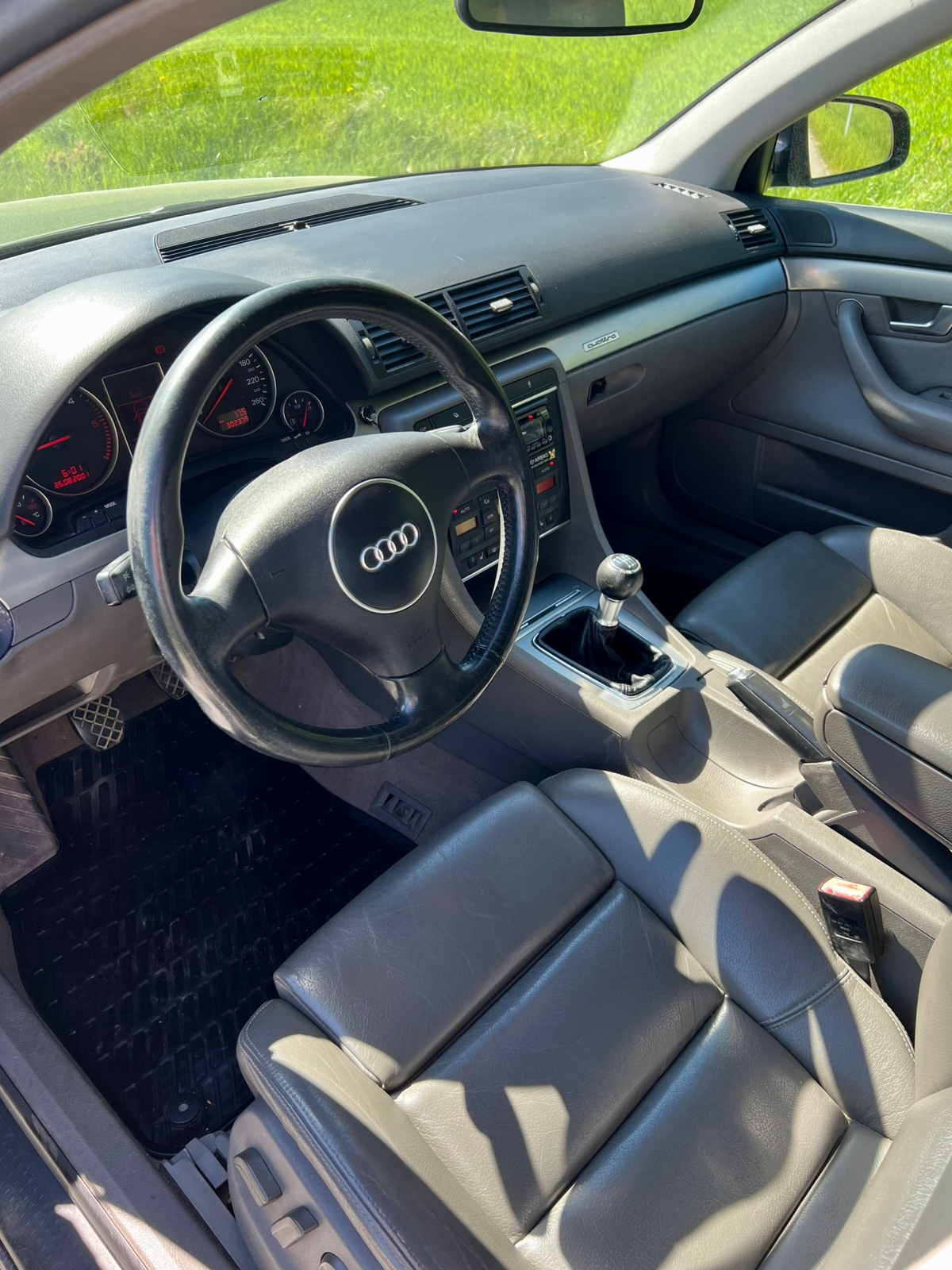 Audi A4 Avant 2.5 TDI V6 quattro Manuell 2002, kuva 5/6