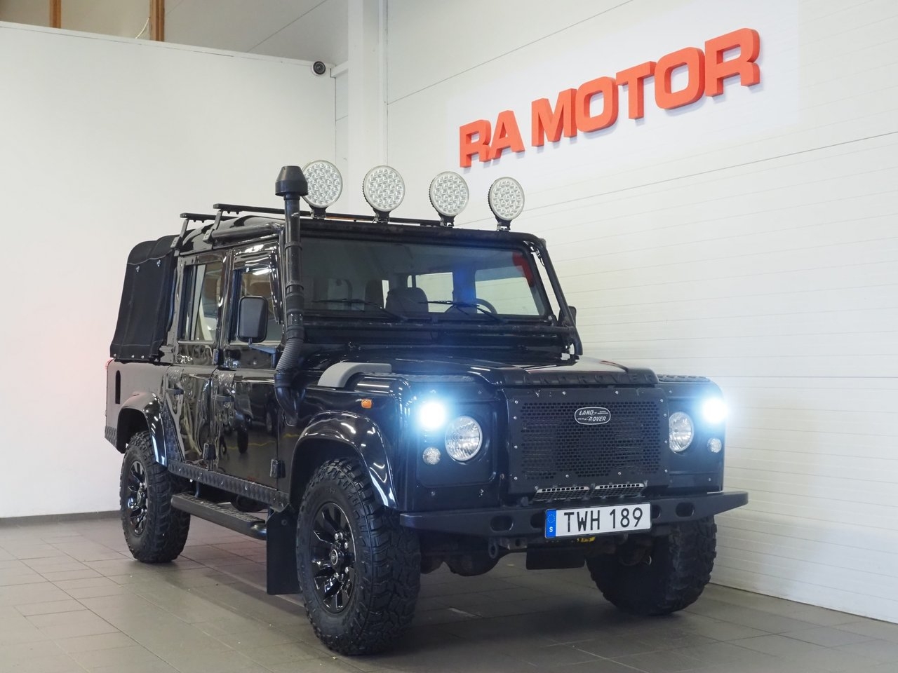 Land Rover Defender