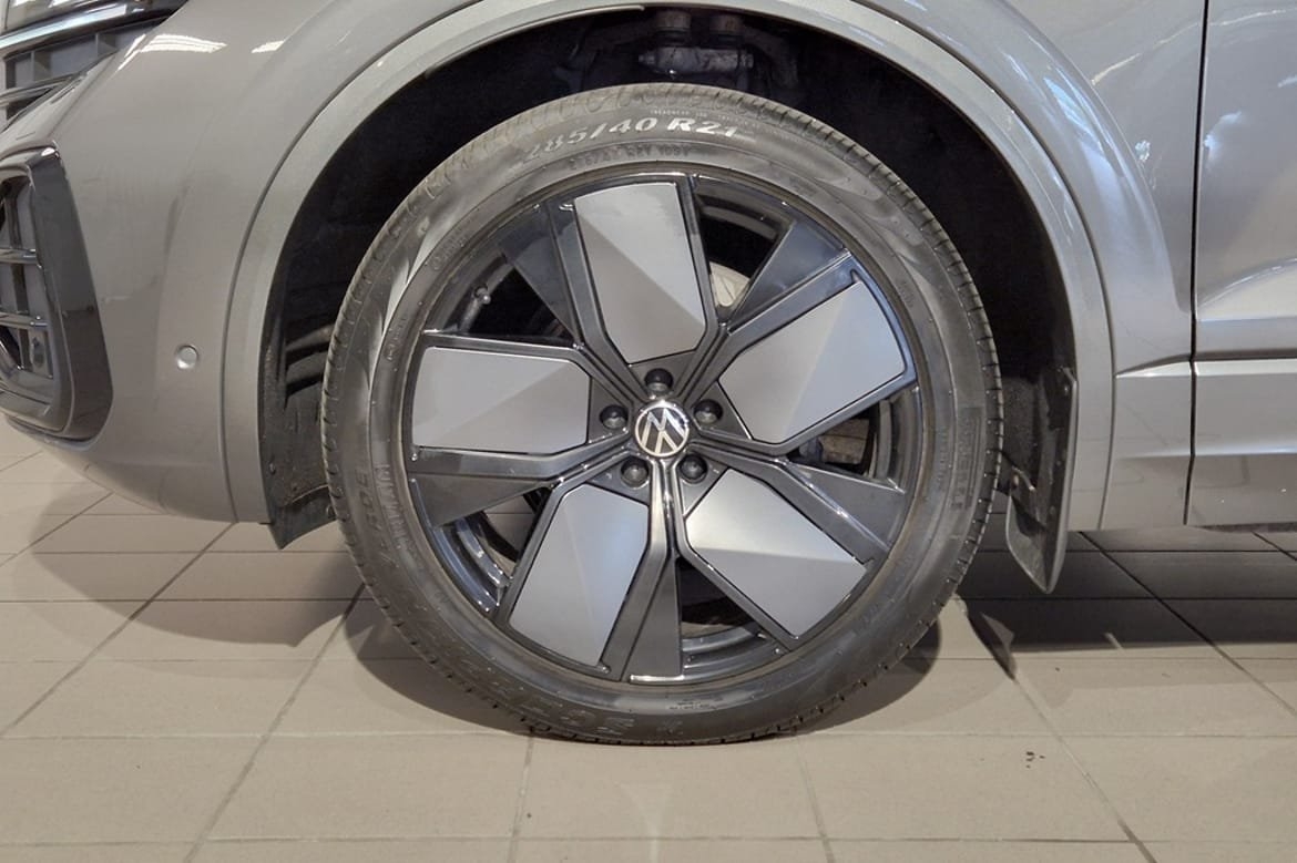 Volkswagen Touareg 3.0 V6 TDI 2025, bild 3/10