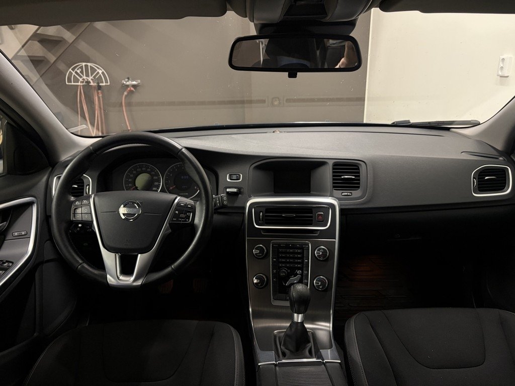 Volvo V60 T3 Momentum Euro 5 2012, kuva 7/13