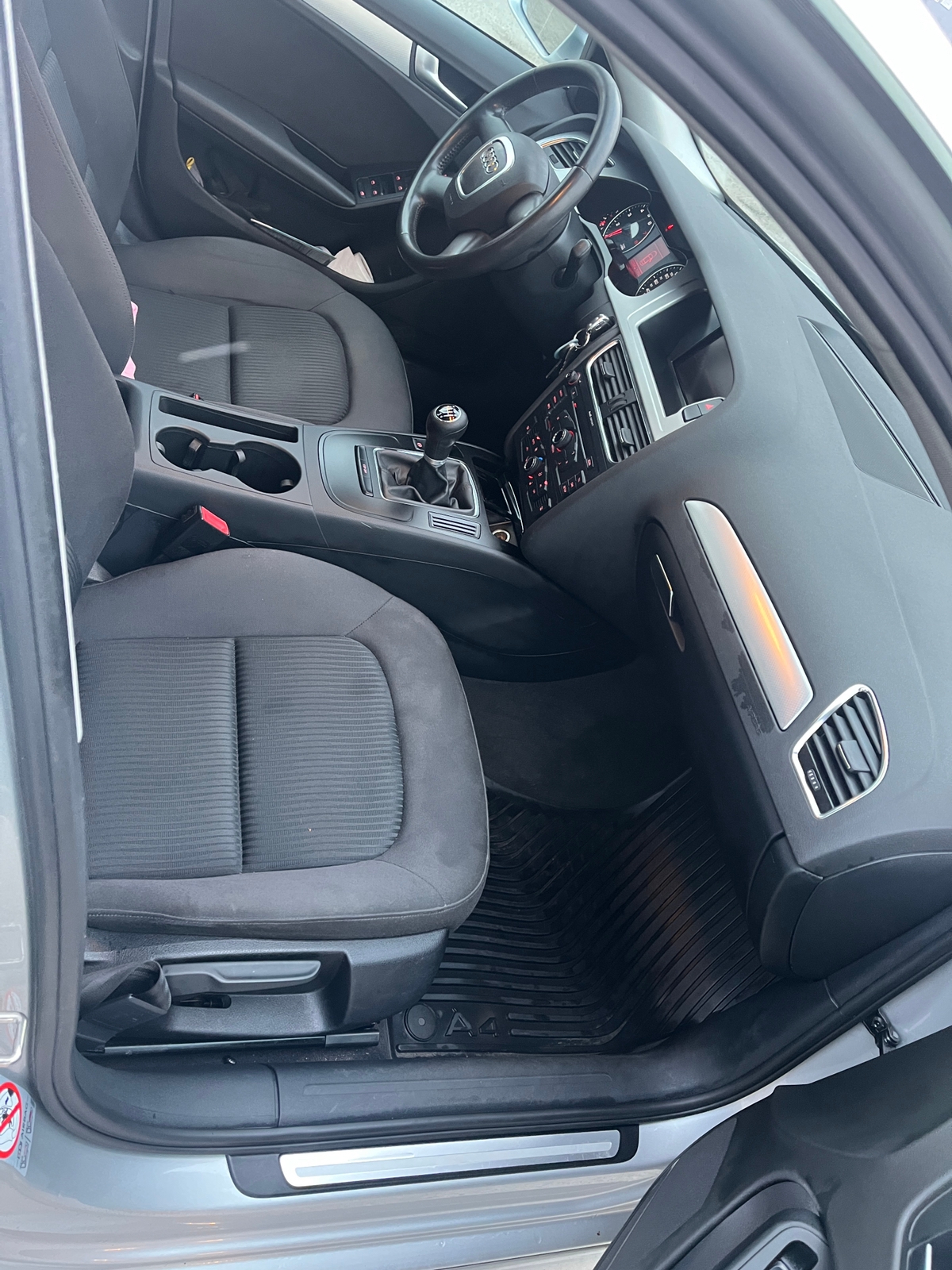 Audi A4 Sedan 1.8 TFSI Manuell 2009, kuva 6/9
