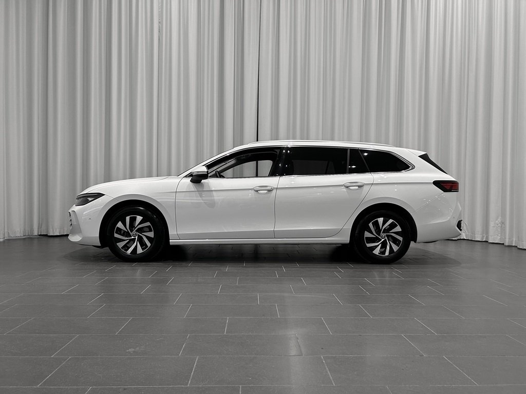 Volkswagen Passat 2025, bild 2/10