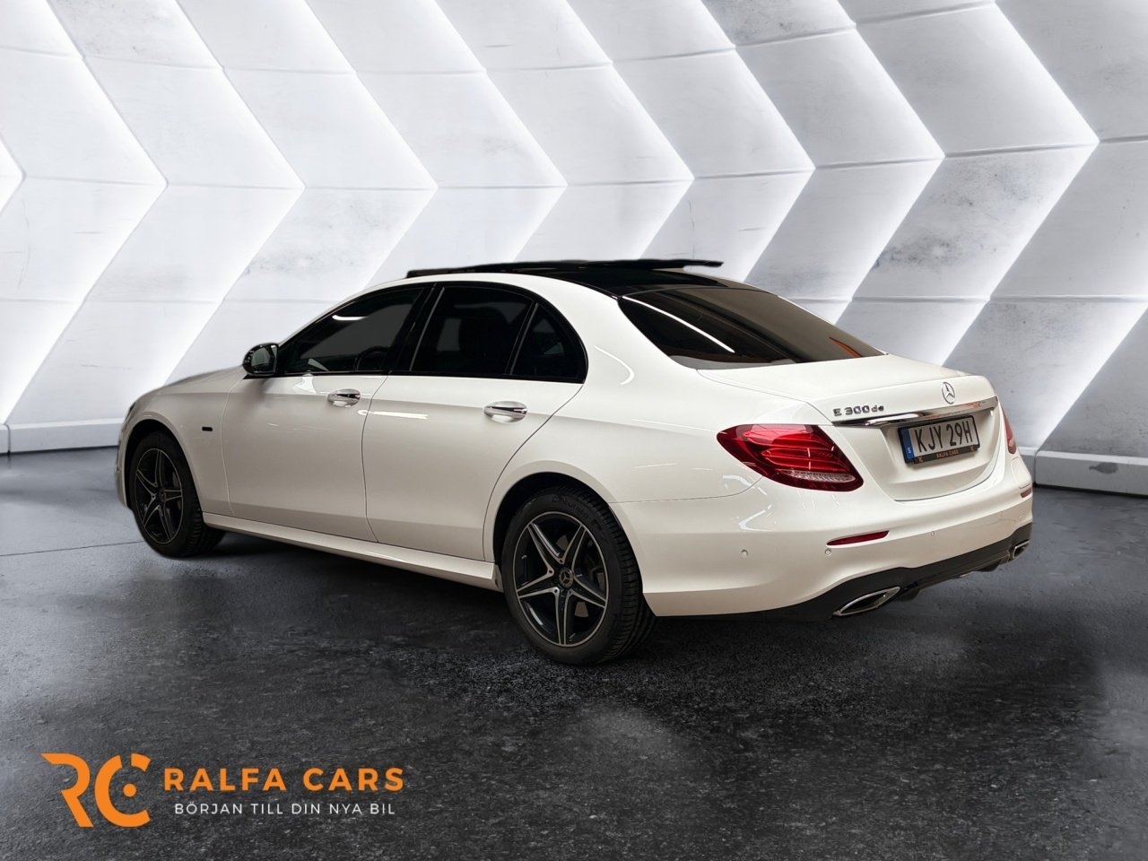 Mercedes-Benz E 2020, photo 4/19