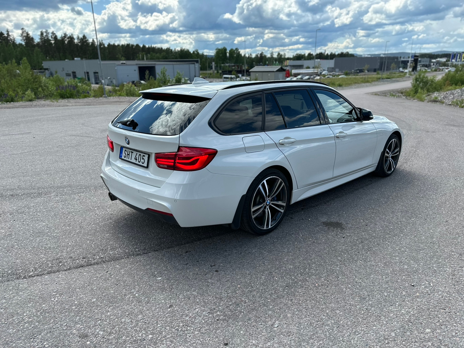 BMW 320 d xDrive Touring Steptronic 2017, bild 4/10