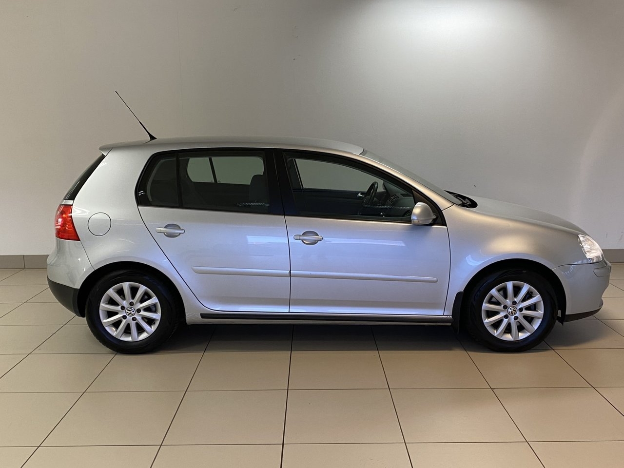 Volkswagen Golf V 5-dörrar 2.0 TDI 2008, bild 6/10